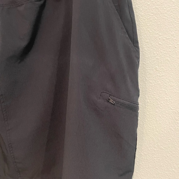 Black Orvis lightweight moisture wicking Skort.  Size XXL - Picture 3 of 6